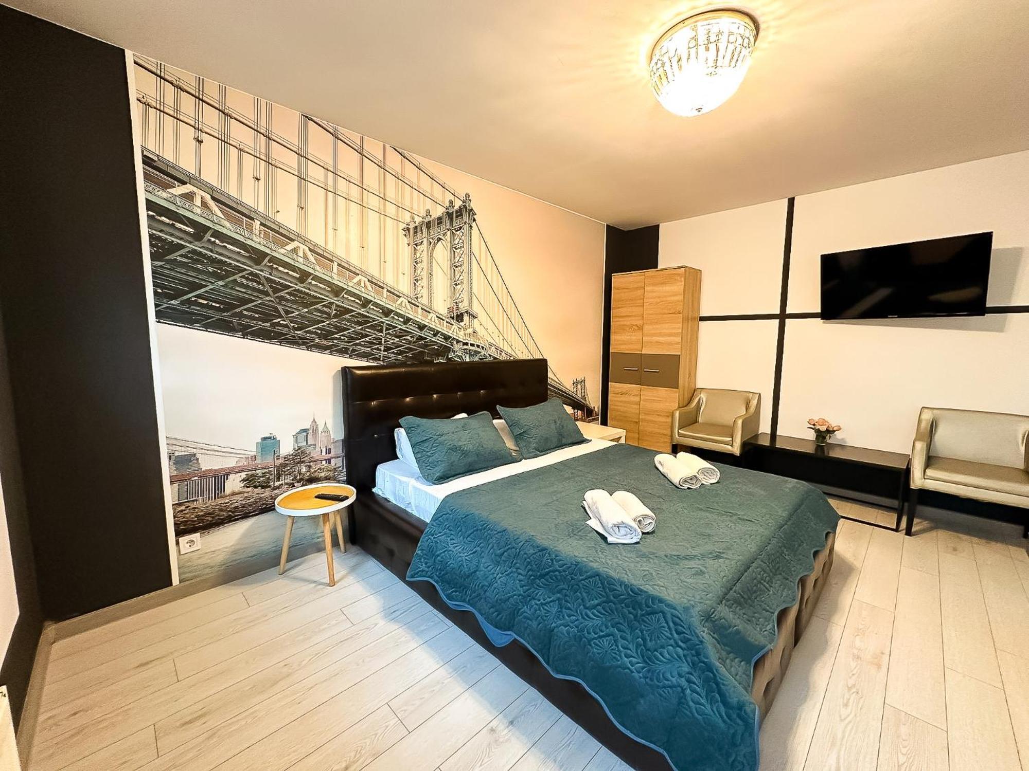 The Bridge - Central Studio With Free Parking Craiova Eksteriør billede