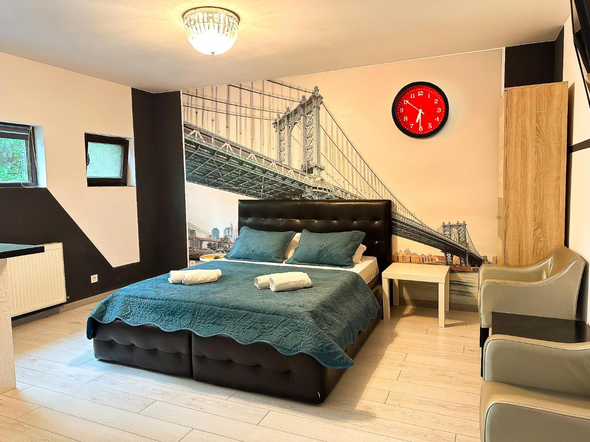The Bridge - Central Studio With Free Parking Craiova Eksteriør billede